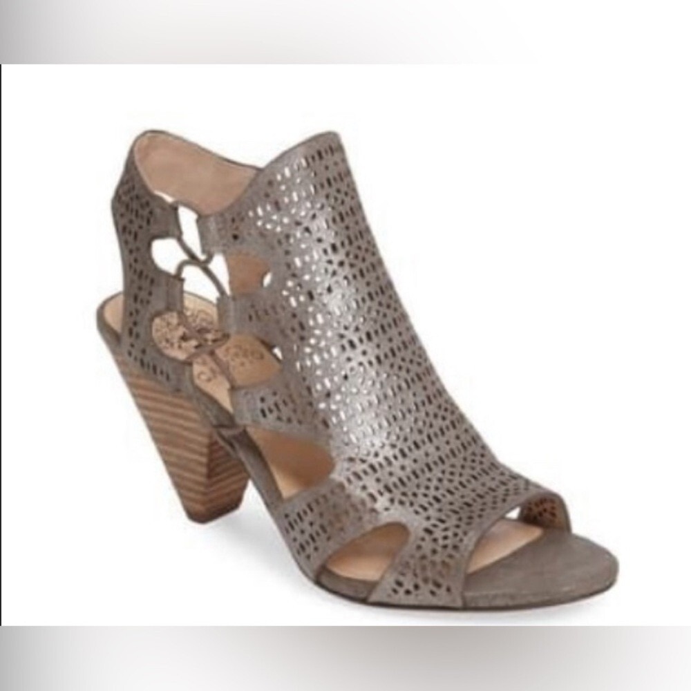 Vince Camuto Womens Gray Laser Cut‎ Peep Toe Heeled Sandals 7.5M Gray Metallic
